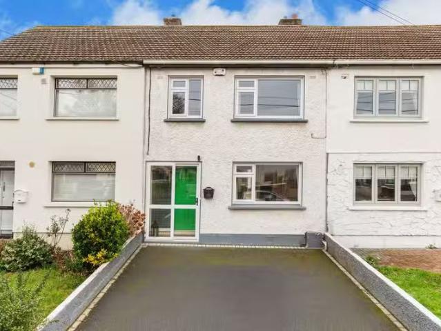27 St James's Road, Walkinstown, Dublin 12, D12K3T8 is for sale