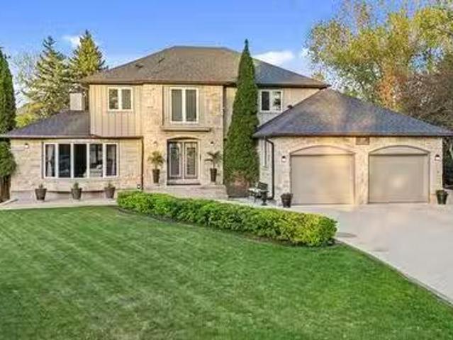 27 Stanford Bay, Winnipeg, MB, R3P 0T5 Luxury House for sale.