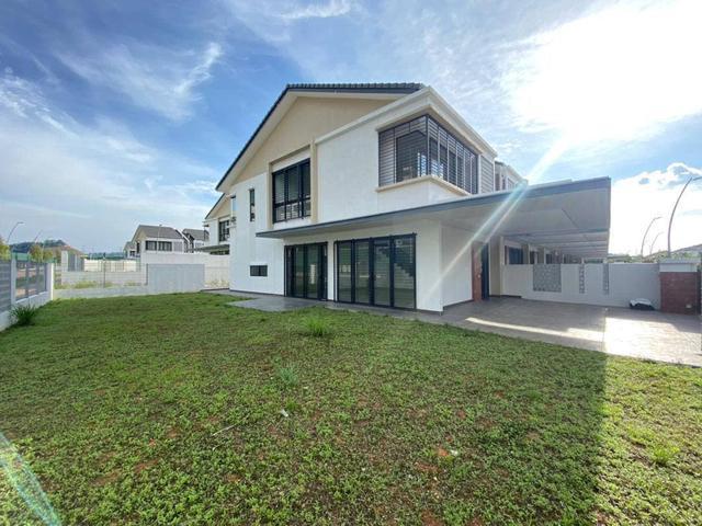 27ft Big Land Corner LotCyberjaya 26x80 Double Storey FREEHOLD