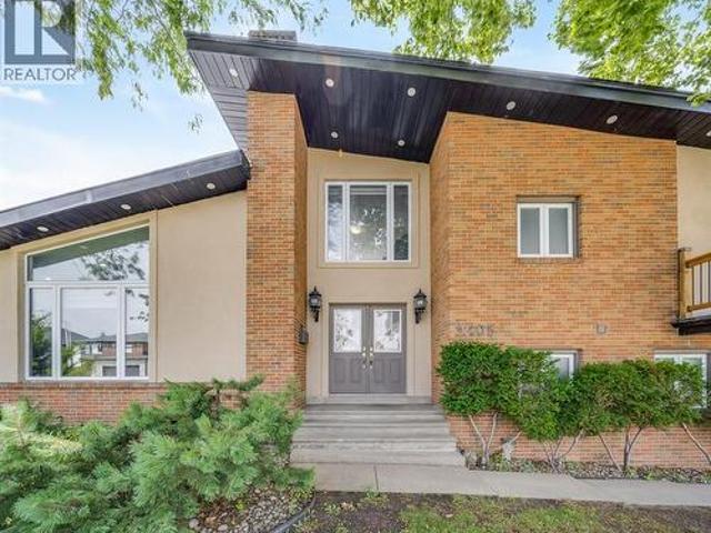 2405 Roxborough Boulevard, Windsor, ON, N9E 2Z7 house for sale | Listing ID 26016 | Royal LePage