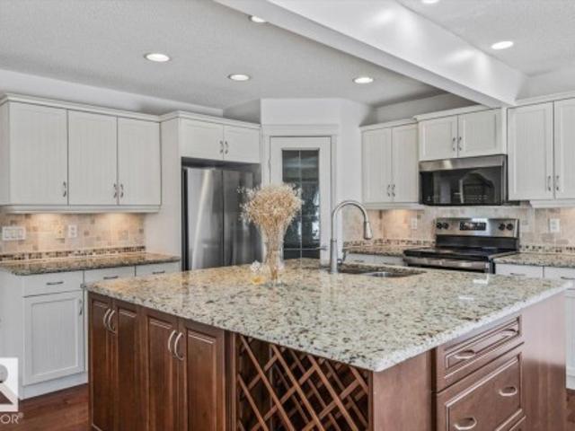 2407 Hagen Way, Edmonton, AB, T6R 3M6 house for sale | Listing ID E4497 | Royal LePage
