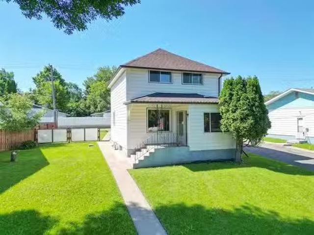 2408 Mcdonald Avenue, Brandon, MB, R7B 0B1 house for sale L.