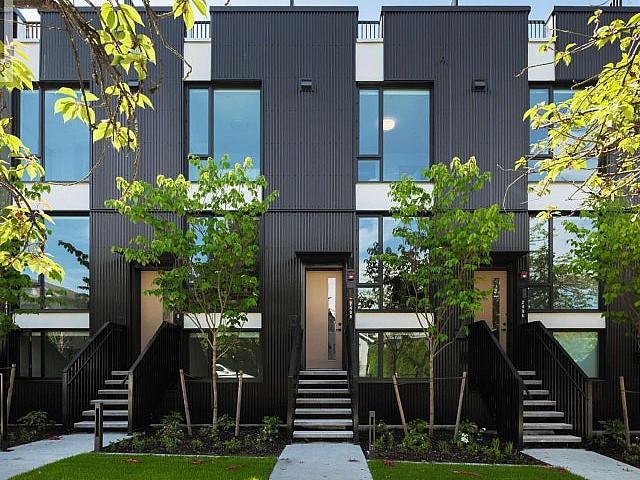 2408 E 12th Avenue Vancouver, British Columbia