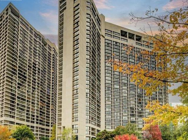 2409 33 Harbour Square, Toronto, ON, M5J 2G2 condo for sale | Listing ID C13151 | Royal LePage