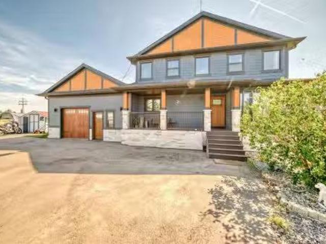 240076 Paradise Meadow Drive, Chestermere, AB, T1X 0M8 house.