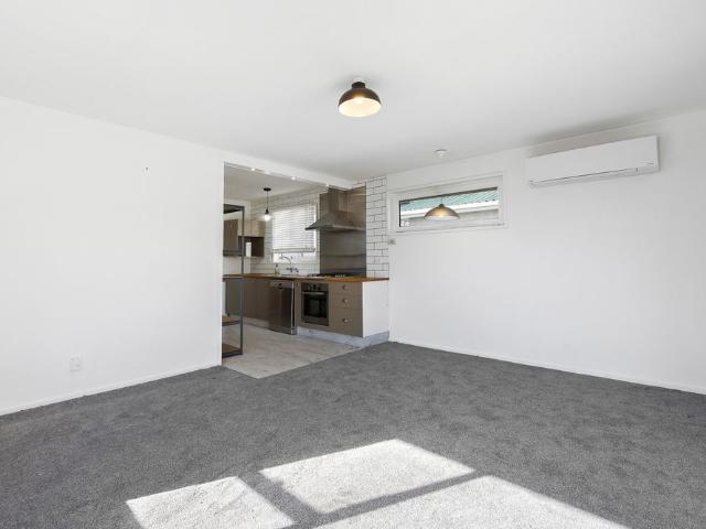 2/400 Marine Parade
