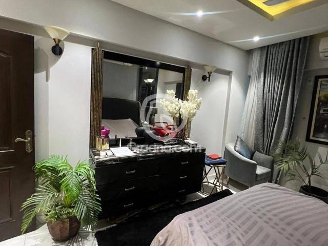 2400 Ft² Flat for Sale