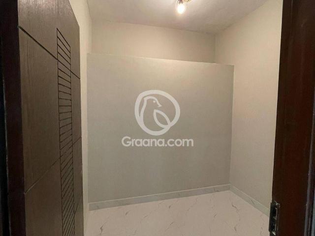 2400 Ft² Flat for Sale