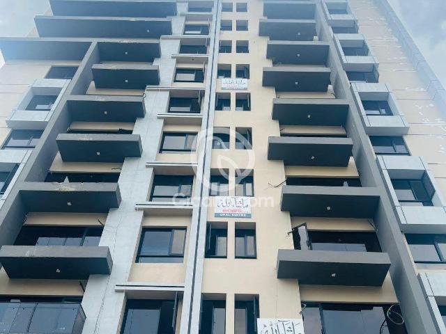 2400 Ft² Flat for Sale