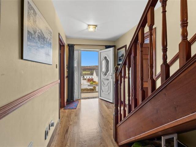 240,000 | 24 Parkhead, Killybegs, Co. Donegal DNG Dorrian 4968 MyHome. Ie Residential