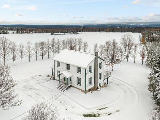 240 Ch. De Brome, Lac Brome, QC, J0E 1S0 Luxury House for sale | Listing ID 11694 | Royal LePage Carriage Trade Luxury Properties
