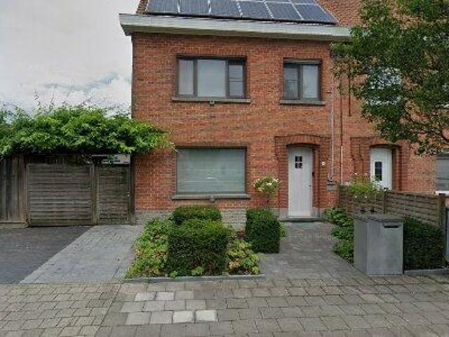 240 m2 office space for sale in Waregem