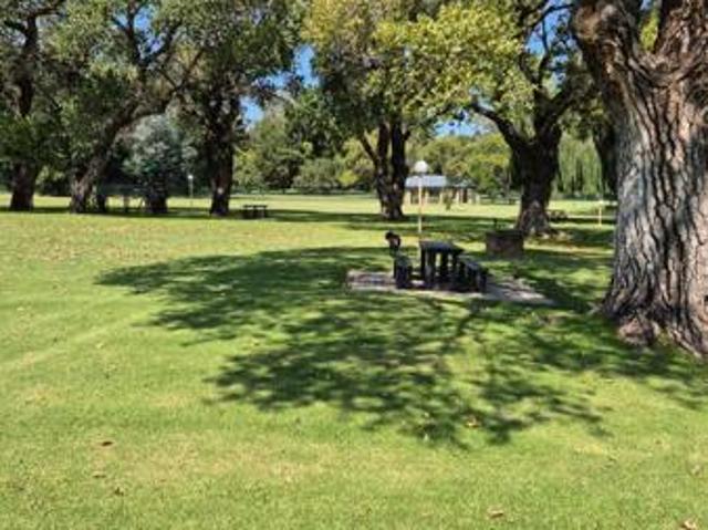 240 m² Land available in Vaalview