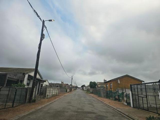 240 m² Land available in Vredenburg