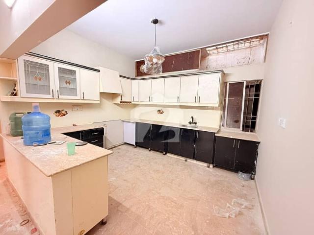 240 square yards bungalow available for sale in gulistan e jauhar