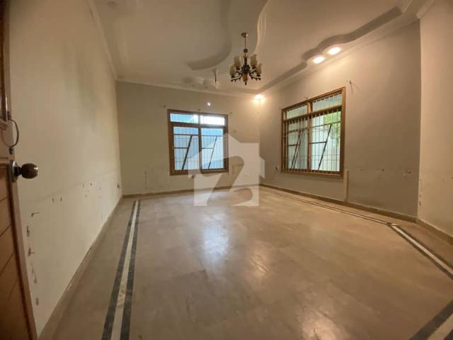240 Square Yards 1st Floor Maintained Portion For Rent In Block 15 Jauhar