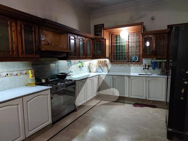 240 Sq/Yd Bungalow Available For Rent