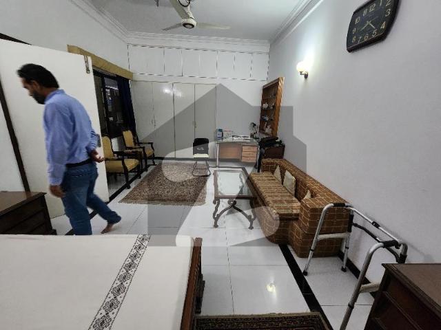 240 sq yards g+2 fully renovated house for sale gulshan e iqbal block 2