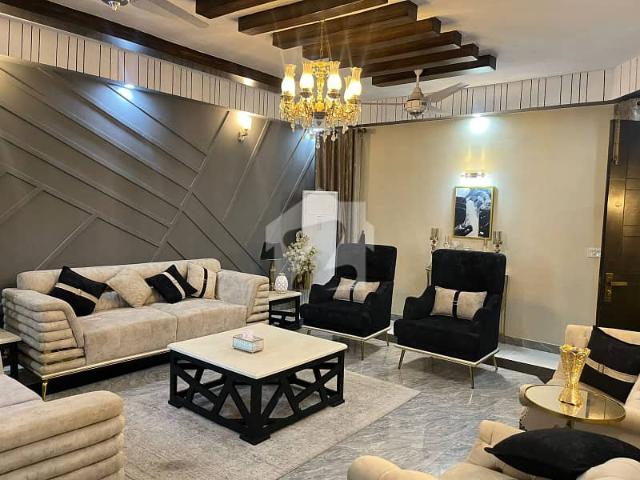 240 Sq. Yd G+1 Bungalow For Sale In Gulistan E Jauhar block 15 Mein 100FIT Road
