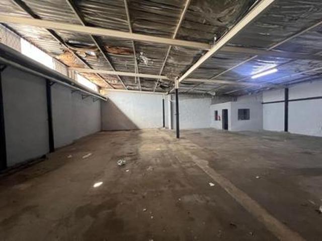 240 sqm workshop to let in greyling.