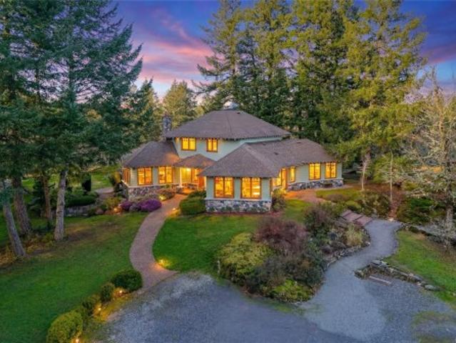 240 Viaduct Ave West, Saanich, BC, V9E 2B6 house for sale | Listing ID 1044 | Royal LePage
