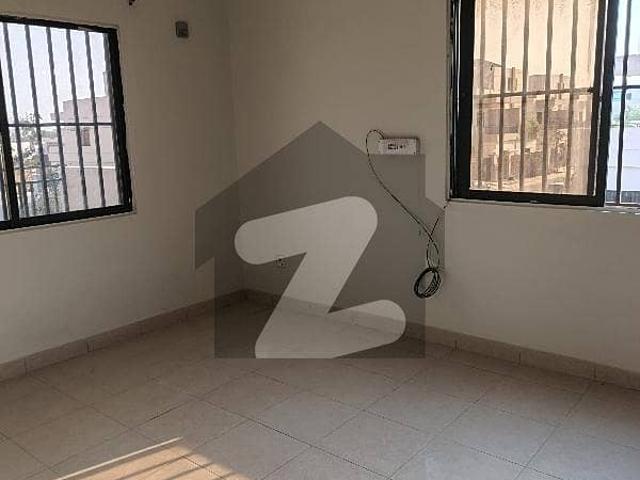 240 Yard House Available For Rent