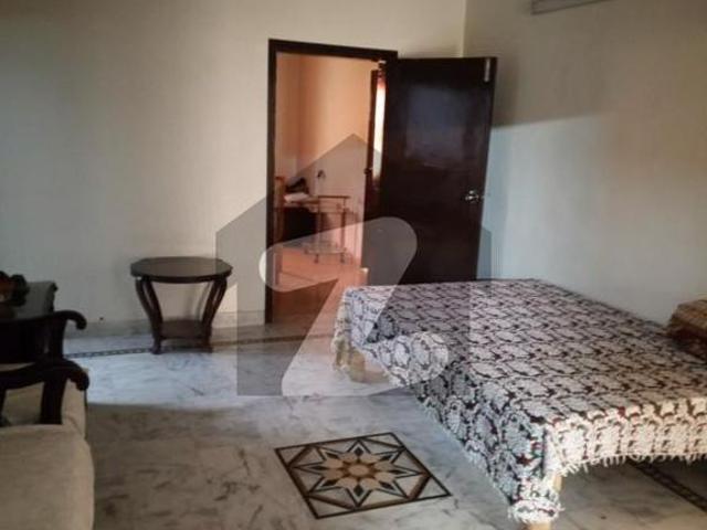 240 yards banglow ground+1 maintained condition 24 hours water gas electricity nearby main road gulshan e iqbal block 1