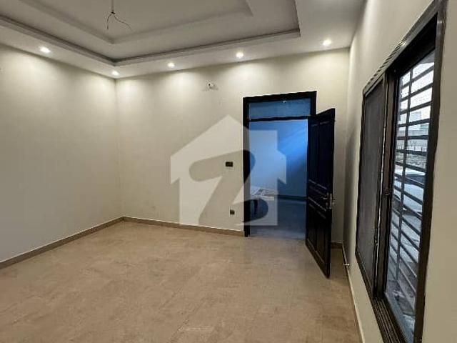 240 yards house available on booking