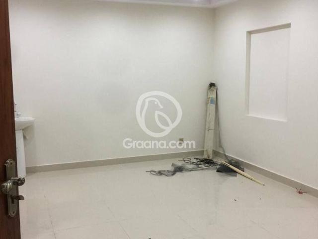 240 Yd² Lower portion for Rent