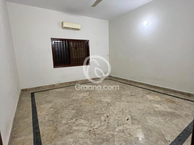 240 Yd² Upper portion for Rent