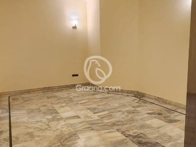 240 Yd² Upper portion for Rent