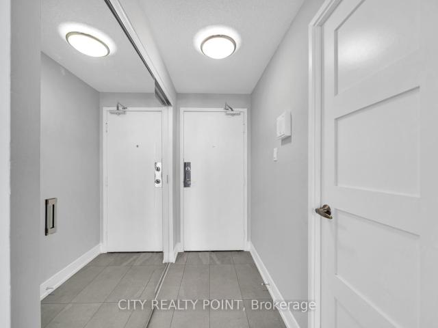 2416 33 Isabella Street, Toronto | Terminated, C12864 | Condos. Ca