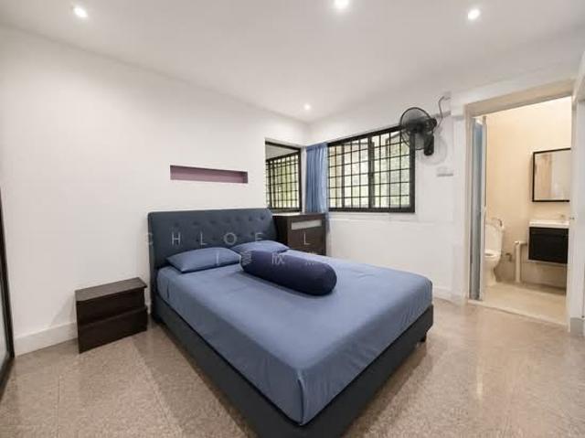 241 Hougang Street 22 HDB Apartment For Sale, $499,999, 2 Bed 2 Bath 829 sqft $603.00 psf