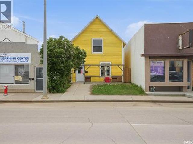 241 High Street W, Moose Jaw, SK, S6H 1S7 house for sale | Listing ID SK038947 | Royal LePage