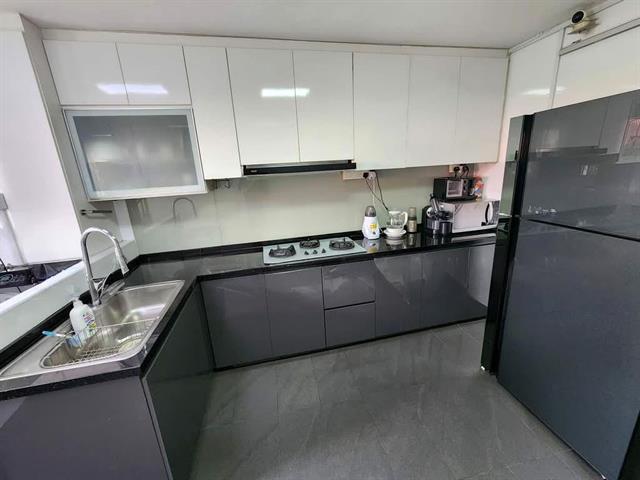 241 Jurong East Street 24 HDB Apartment For Sale, $440,000, 2 Bed 2 Bath 732 sqft $601.00 psf