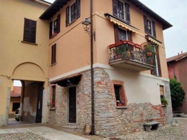 24/2023 U5 1 VA Porzione di casa in asta a Daverio