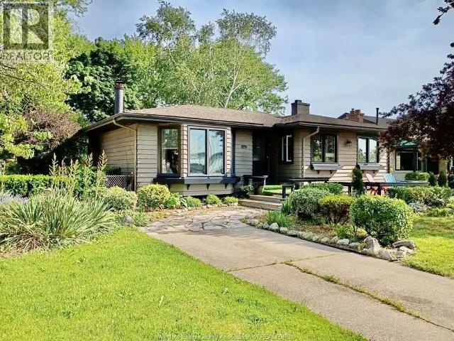 2437 RIVERSIDE DRIVE West