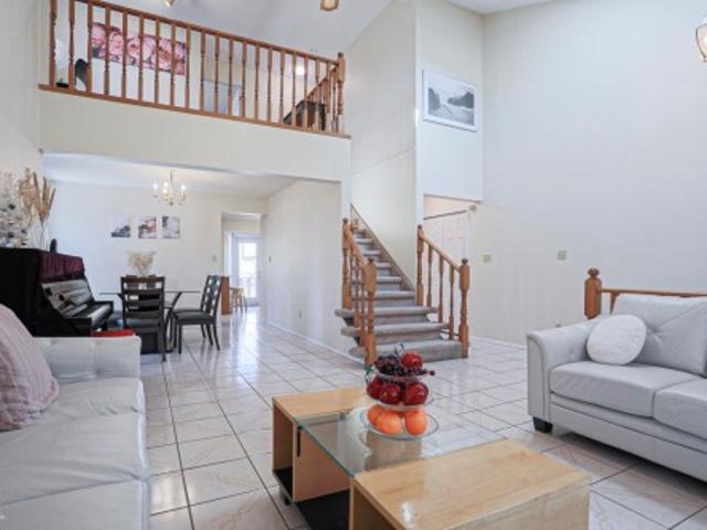 2433 89 Street, Edmonton, AB, T6K 2Y8 house for sale | Listing ID E4497 | Royal LePage