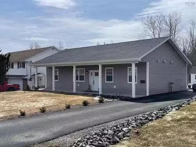 243 Braemar Drive, Westmount, NS, B1R 1V9 house for sale Li.