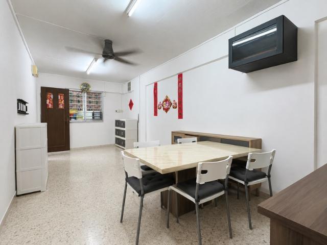 243 Jurong East Street 24 HDB Apartment For Sale, $405,000, 2 Bed 2 Bath 721 sqft $562.00 psf