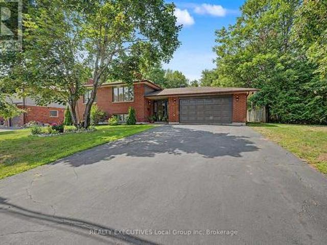 243 Little Down Lane, North Bay Airport, ON, P1B 8G2 house for sale | Listing ID X13705 | Royal LePage