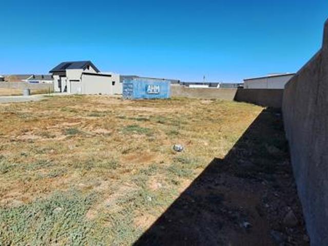 243 m² Land available in Robertson
