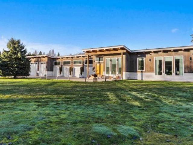 2450 Avenue, Langley, BC, V2Z 1J2 house for sale | Listing ID R3105 | Royal LePage