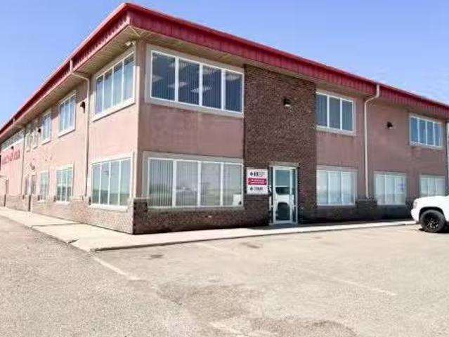 2450 South Highway Drive Se, Redcliff, AB, T0J 2P0 commercia.