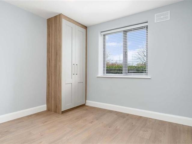245,000 | 1 Rosebank Hall, Clondalkin, Dublin 22 Ray Cooke Auctioneers 5004 MyHome. Ie Residential