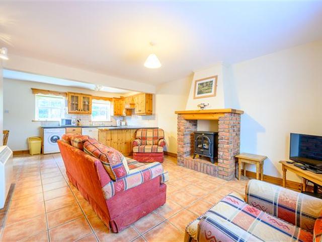 245,000 | 24 Dalewood, Glengarriff, West Cork Hodnett Forde Property Services 4871 MyHome. Ie Residential
