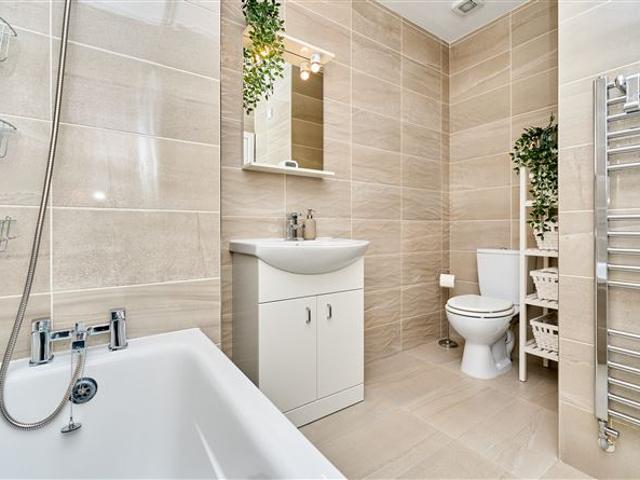 245,000 | 25 The Square, Innwood, Enfield, Co. Meath Edward Carey Property 4999 MyHome. Ie Residential