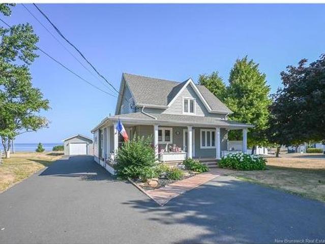 245 Saint Pierre E Blvd, Caraquet, NB, E1W 1B1 Luxury House for sale | Listing ID NB143195 | Royal LePage Carriage Trade Luxury Properties