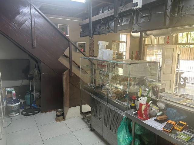 245m² Building For Sale in Paarl North