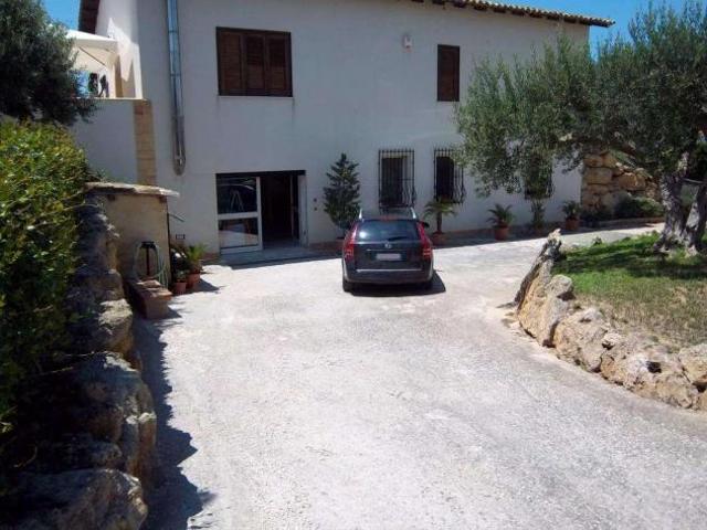2464_turistico In affitto a Marsala villa vacanze in periferia
